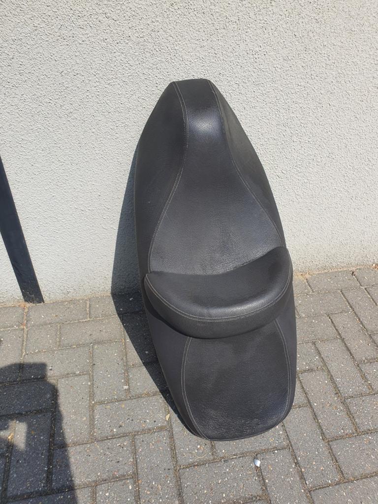 Zadel Piaggio MP3 (tot bouwjaar 2014), Motoren, Ophalen of Verzenden, Charles Motors, Charlesjacobs36@gmail.com, Zoetermeer