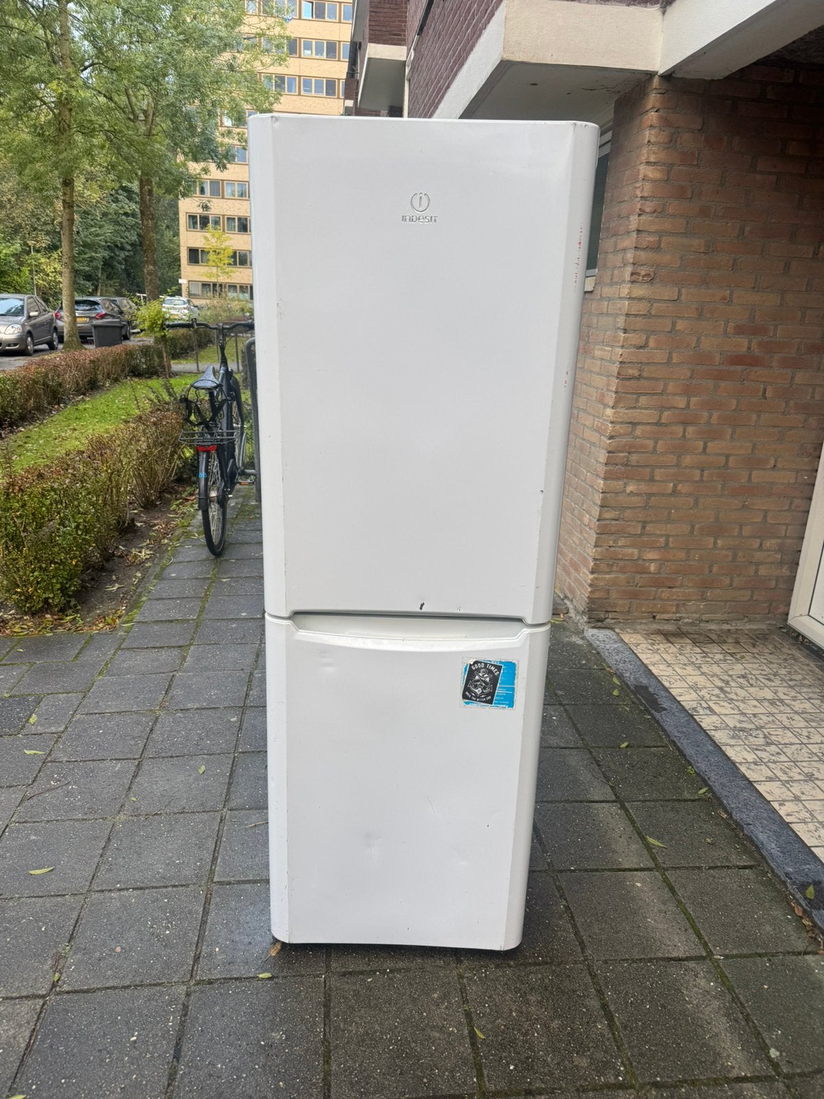 Koelkast indesit bezorgen is mogelijk, 200 liter of meer, Met aparte vriezer, Zo goed als nieuw, 160 cm of meer