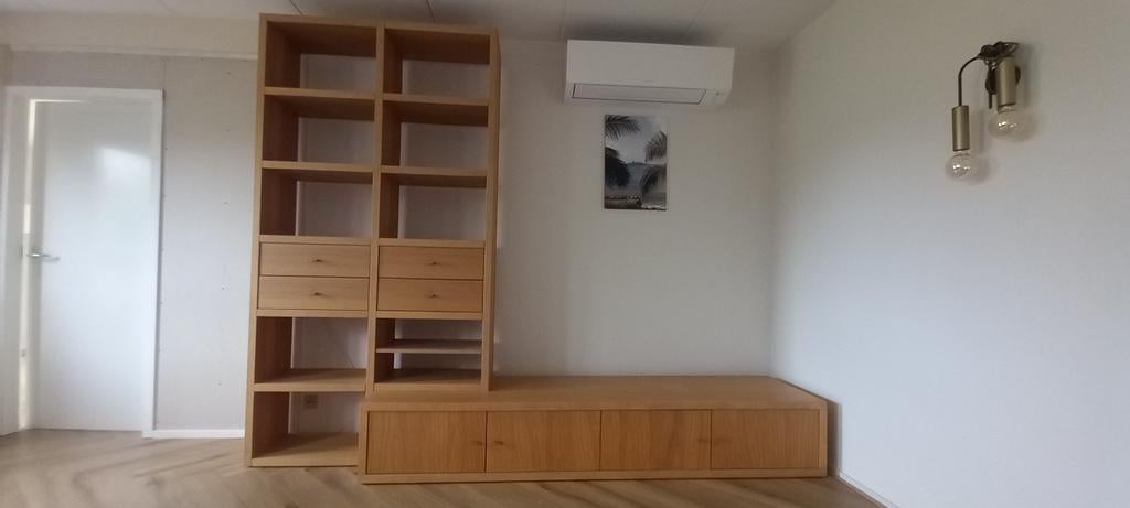 Blank eiken wandmeubel, Ophalen, 250 tot 300 cm, Met deur(en), 200 cm of meer