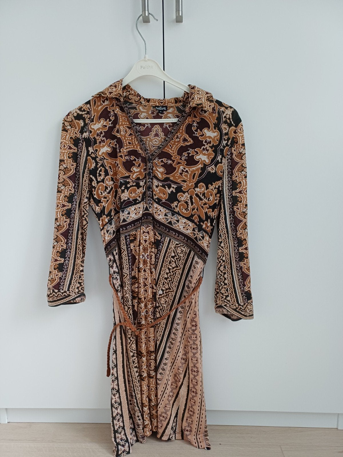 Natura Jurk met Paisley Print en Gevlochten Riem, Kleding | Dames, Jurken, Bruin, Ophalen of Verzenden, Zo goed als nieuw, Maat 36 (S)