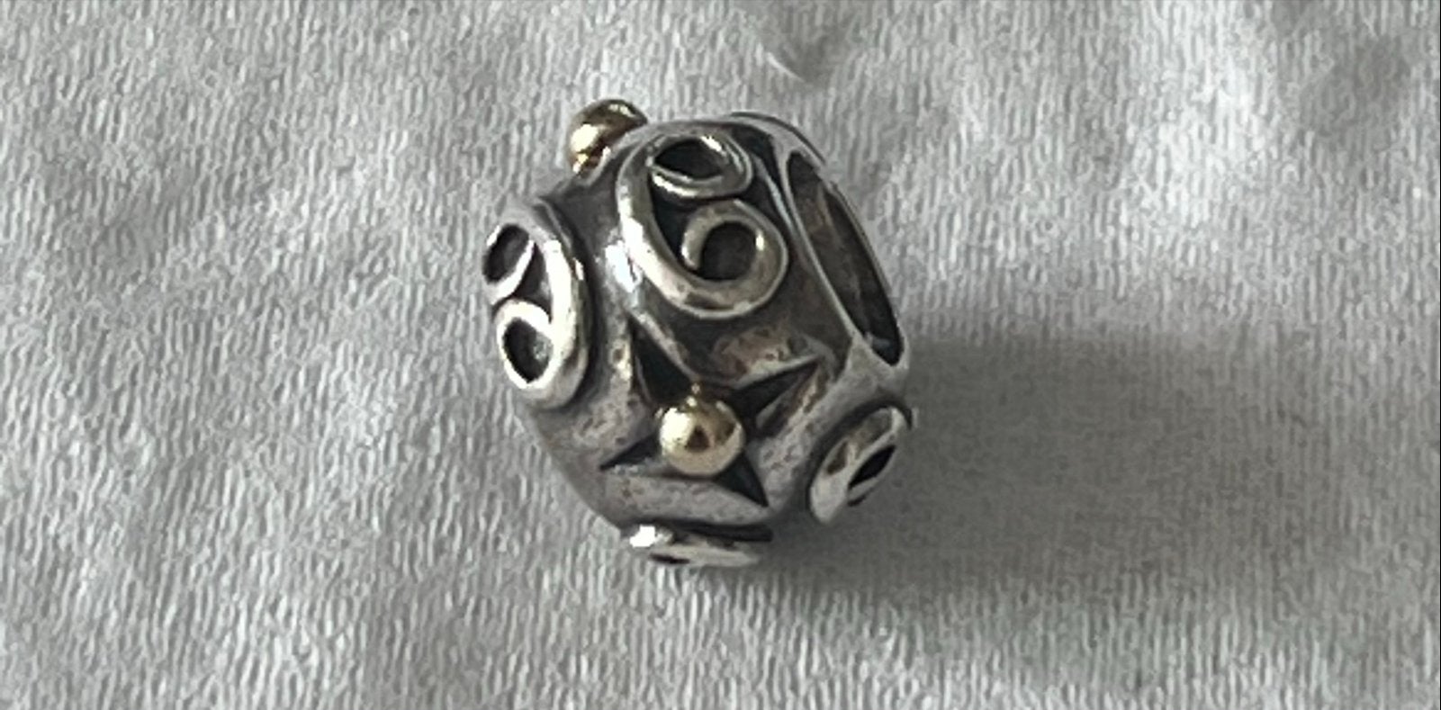 Zeldzame Pandora Victorian/Florentine Swirl bedel 790265, Gebruikt, Verzenden, Pandora, 1 bedel