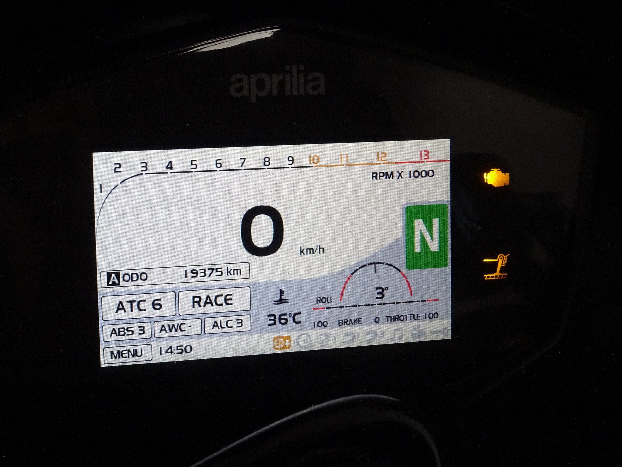 Aprilia Tuono V4 1100 RR Akrapovic, Motoren, Bedrijf, Meer dan 35 kW, Traction Control, 1084 cc
