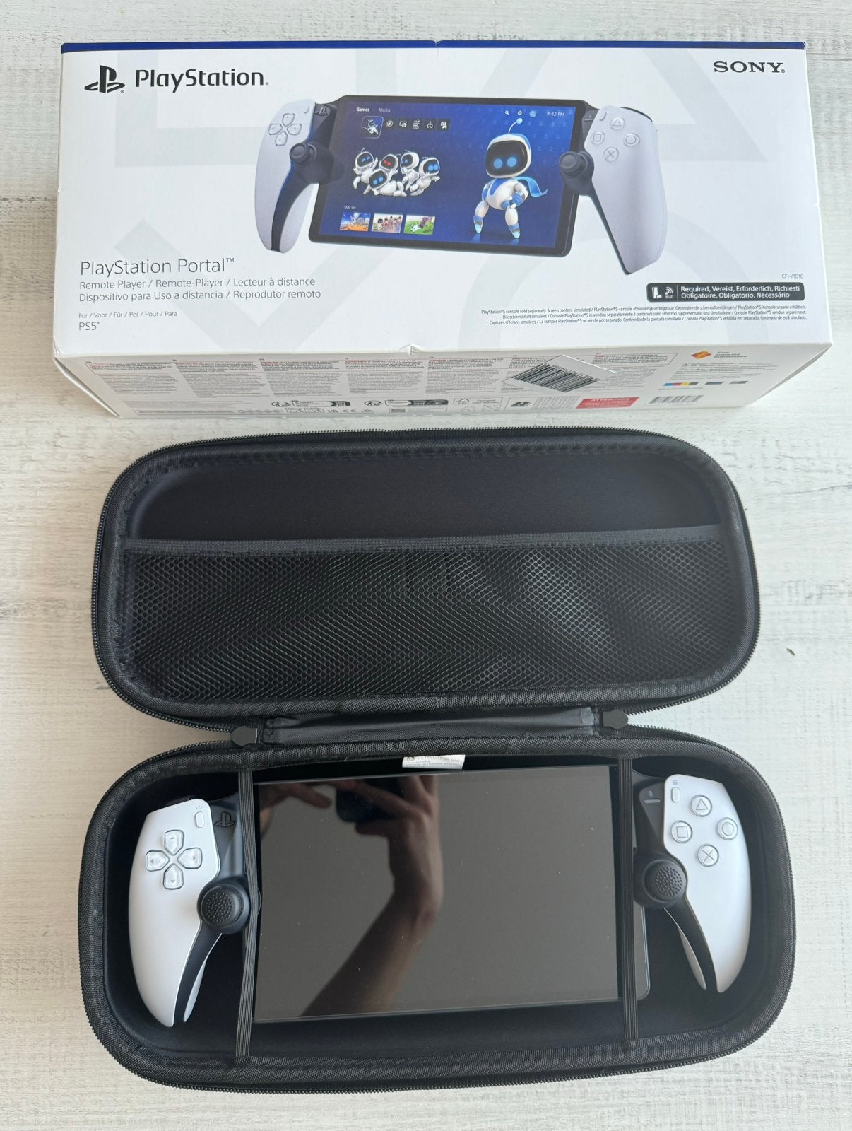 PlayStation Portal Remote Player for PS5 + Protective Case, Ophalen of Verzenden, Zo goed als nieuw