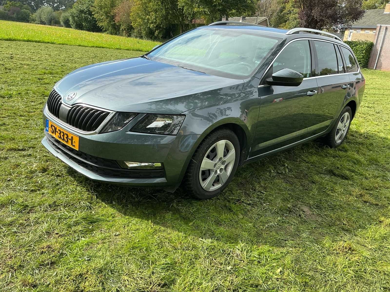 2018 Skoda Octavia Combi 1.6 TDI Clever Ed. Personenauto, Auto's, Gebruikt, Euro 6, 4 cilinders, Origineel Nederlands
