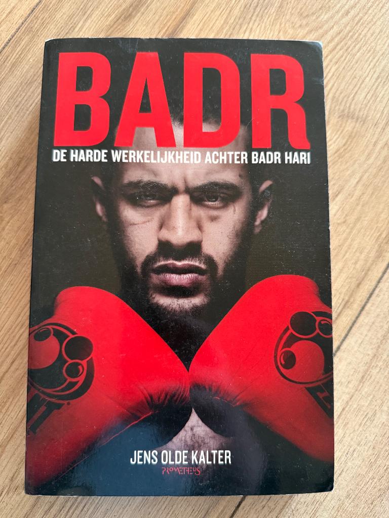 Vechtsportboeken /maffia boeken, Ophalen of Verzenden, Gebruikt
