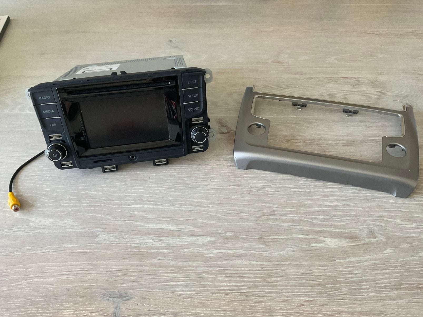 VW Polo auto radio met Touchscreen, Auto diversen, Autoradio's, Ophalen of Verzenden, Zo goed als nieuw