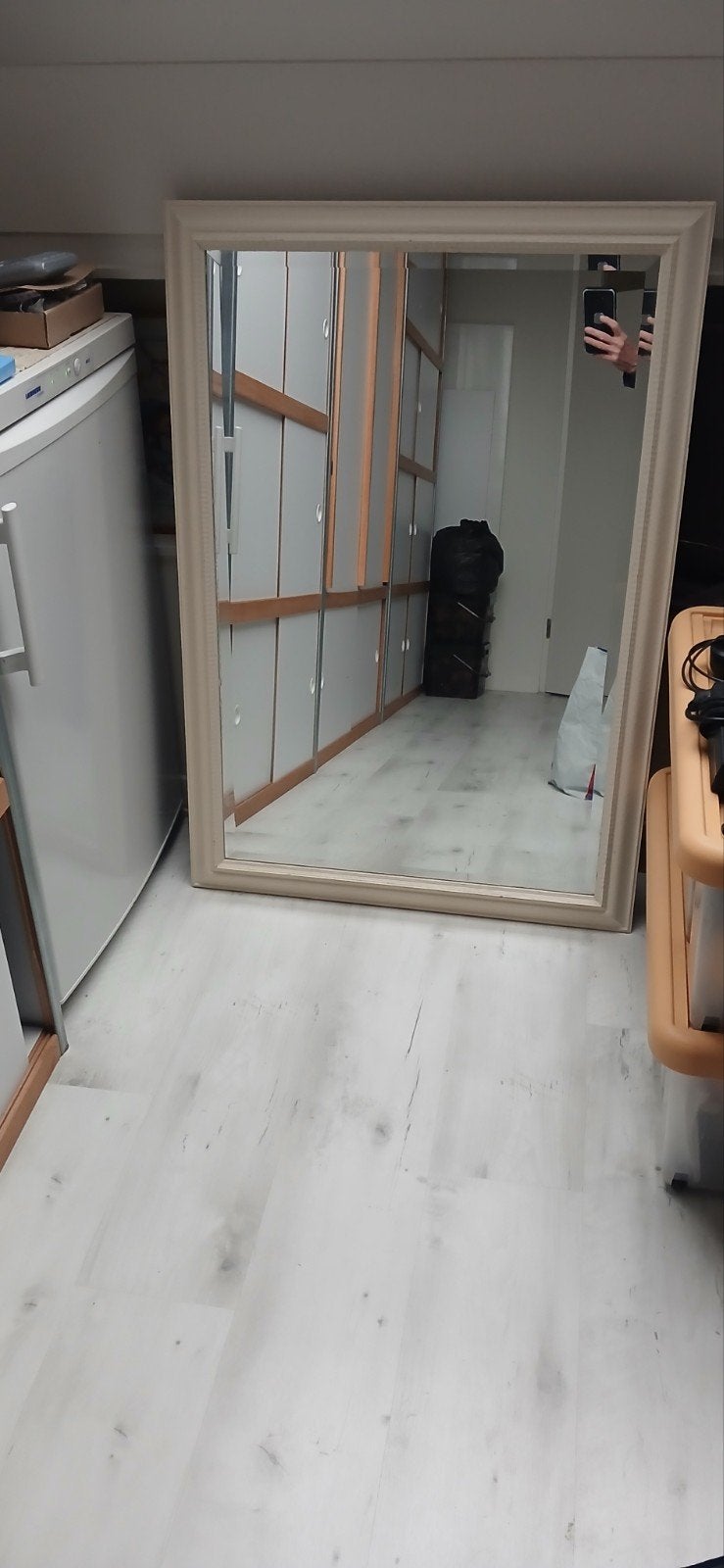 Grote rechthoekige spiegel met beige lijst, Huis en Inrichting, Ophalen, Gebruikt, 100 tot 125 cm, 150 tot 200 cm