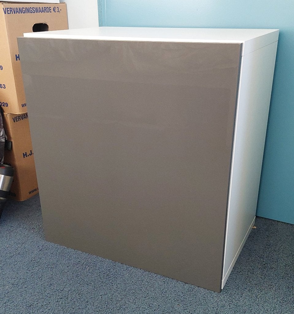 Grijze Ikea BESTÅ wandkast, Ophalen, Met deur(en), Zo goed als nieuw, Minder dan 150 cm