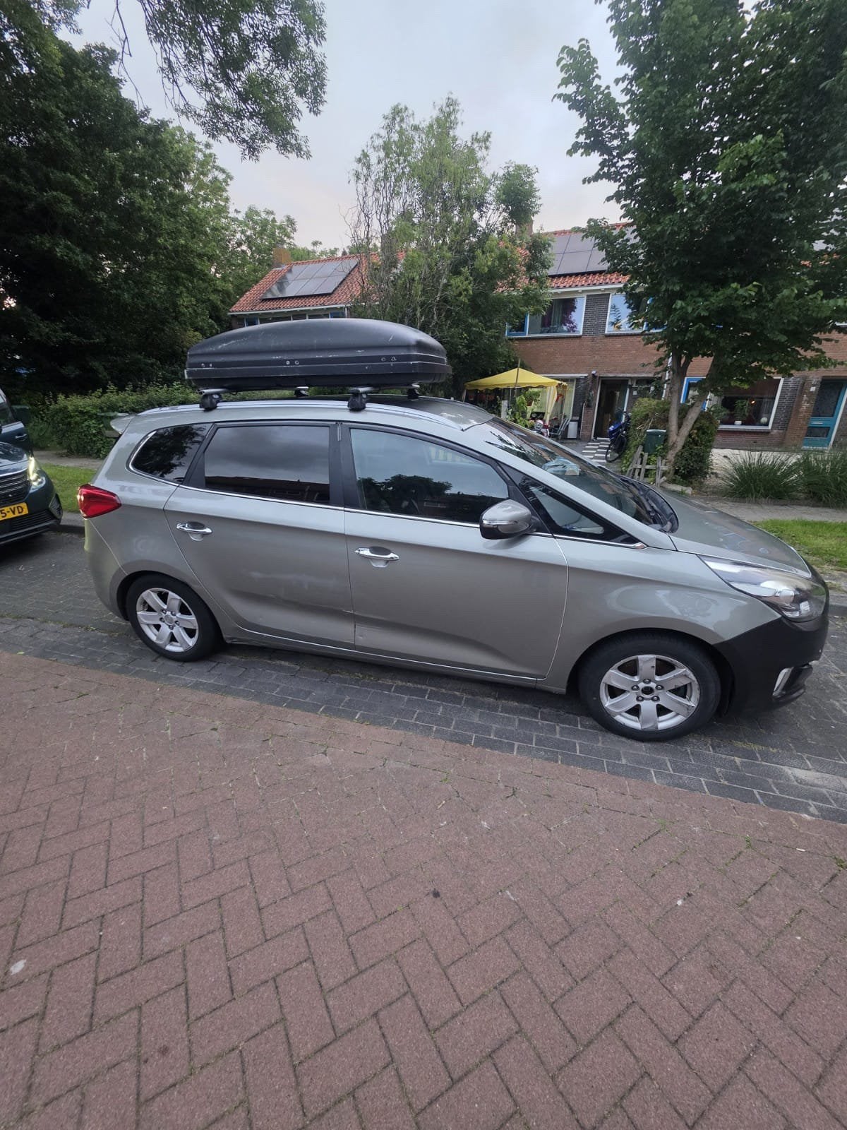Kia Carens 1.7 Crdi 85KW 2014 Grijs, Auto's, Voorwielaandrijving, 4 cilinders, 1685 cc, Bedrijf