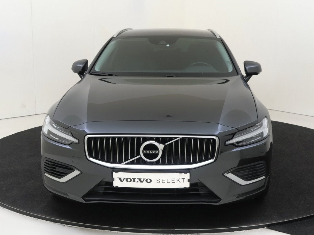 Volvo V60 2.0 T8 AWD R-Design | Trekhaak | 19" Velgen | Lede, 12 maanden, Adaptive Cruise Control, Gebruikt, 4 cilinders