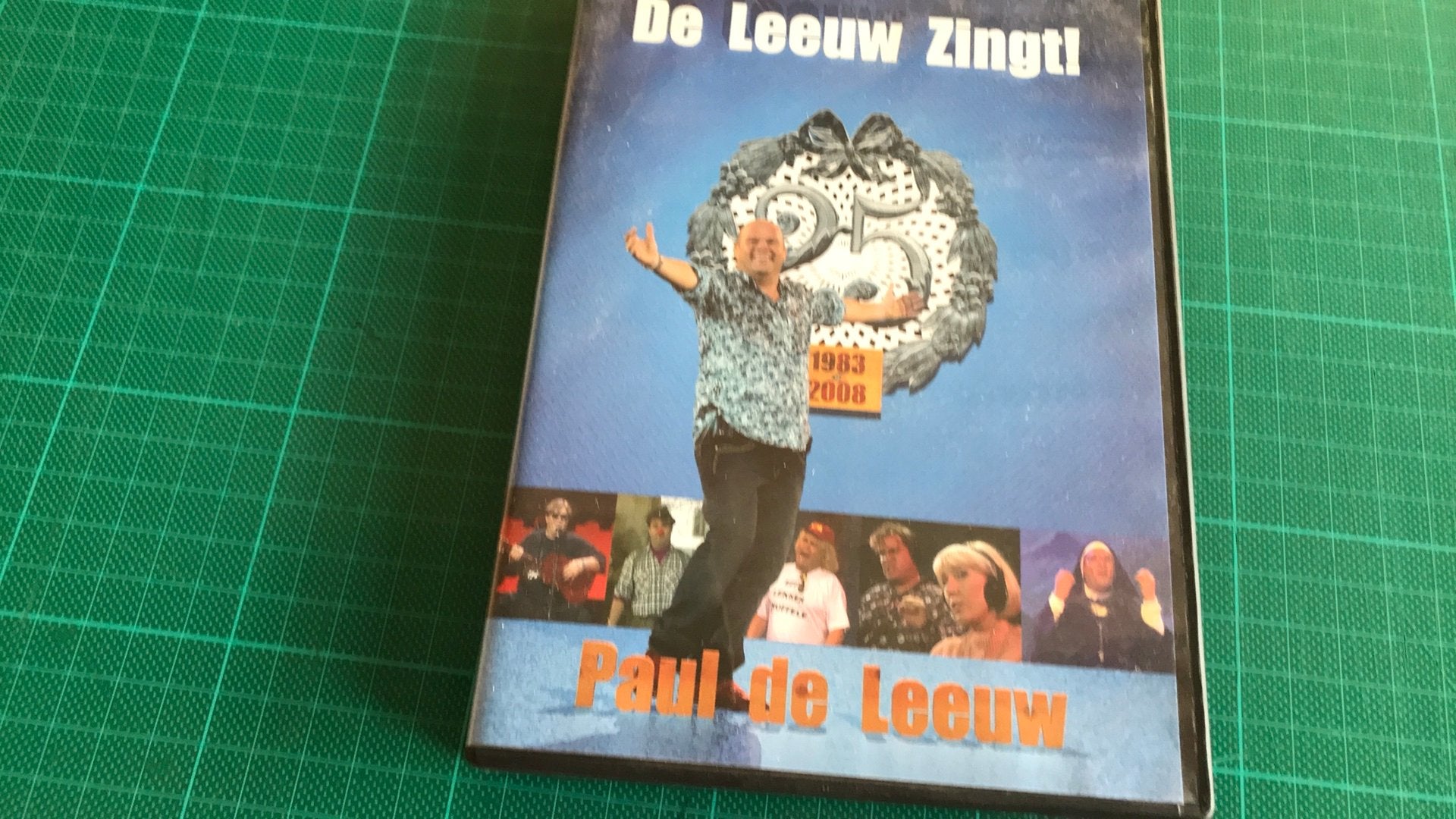 De Leeuw Zingt 25 jaar Paul de Leeuw dvd (2), Cd's en Dvd's, Alle leeftijden, Ophalen of Verzenden, Zo goed als nieuw
