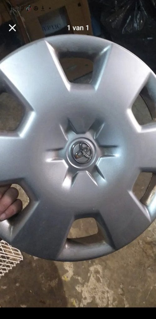 GEZOCHT: wieldoppen – Toyota corolla E12 (zie foto), Ophalen of Verzenden