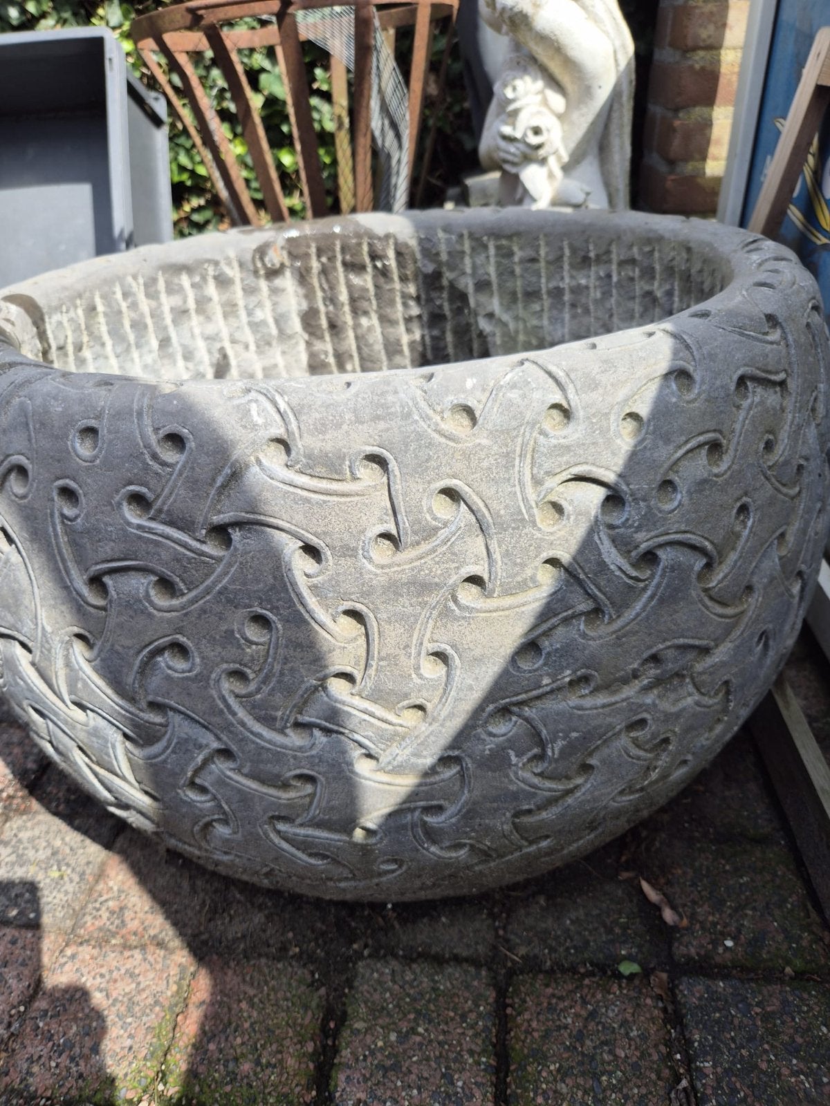 Hardstenen Bloempot/Bak met Keltische Uitsnedes - Ø 60cm, Ophalen, Steen, Gebruikt, Minder dan 60 cm