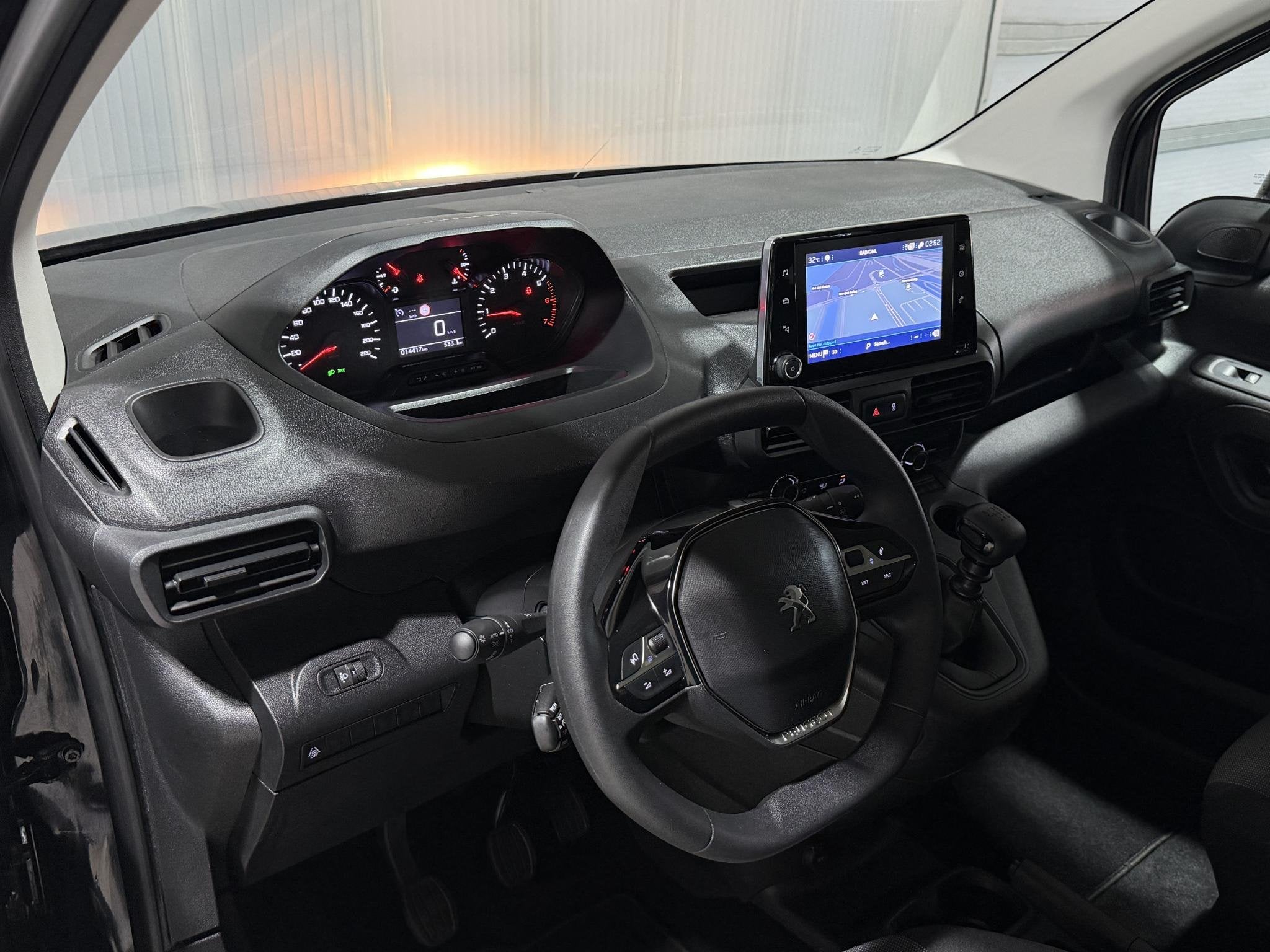 Peugeot Rifter 1.2 Puretech Active Pack Rolstoel uitvoering, Voorwielaandrijving, Dealer onderhouden, Gebruikt, Euro 6