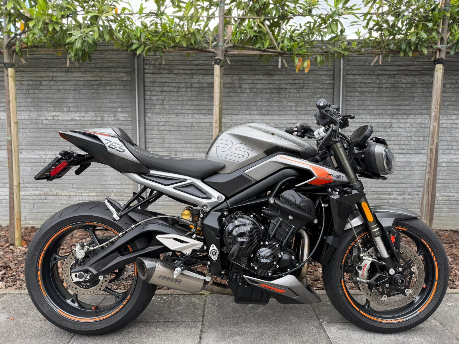Triumph Street Triple 765 RS / 2024 / Dominator Exhaust /, Bedrijf, 3 cilinders, 765 cc, Meer dan 35 kW