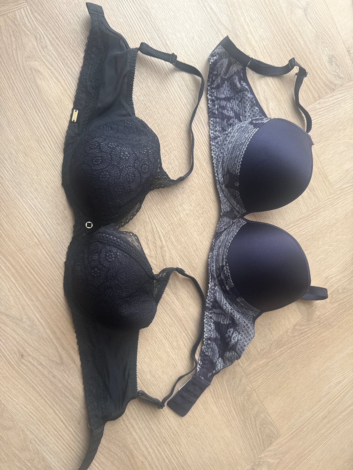 2 zwarte bh's: Chantelle en Passionata (70E), Verzenden, Zwart, BH
