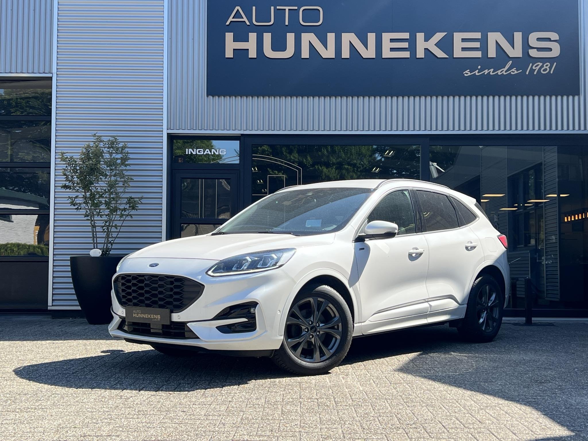 Ford Kuga 1.5 EcoBoost ST-Line X *1800 kg Trekgewicht | Trek, Auto's, Ford, Voorwielaandrijving, 15 km/l, Leder en Stof, Wit