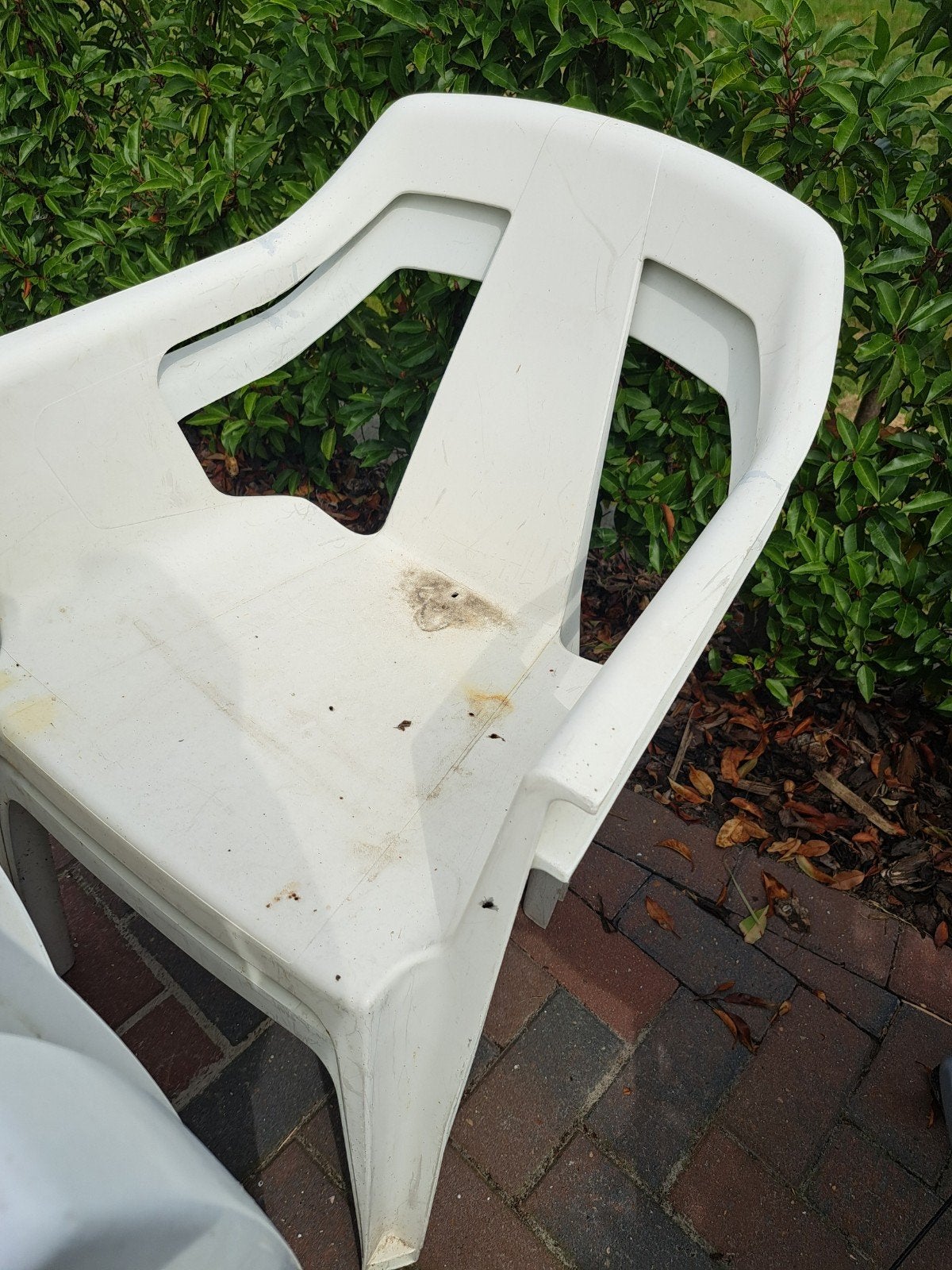 2 Witte Kunststof Stapelbare Tuinstoelen, Ophalen of Verzenden, Gebruikt, Kunststof, Stapelbaar
