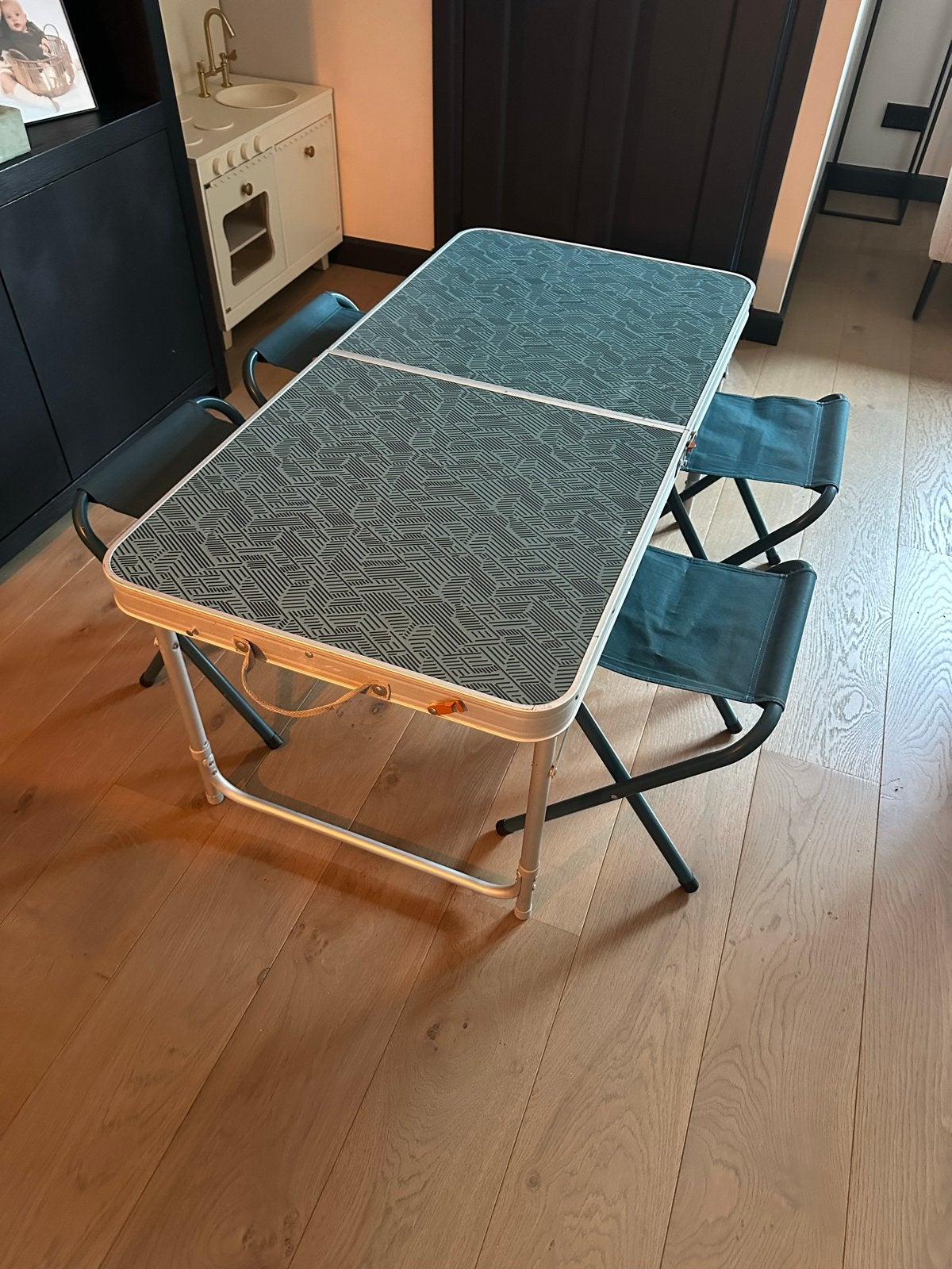 Campingtafel 60x120 met 4 krukjes - Opvouwbaar, Caravans en Kamperen, Ophalen, Gebruikt, Campingtafel