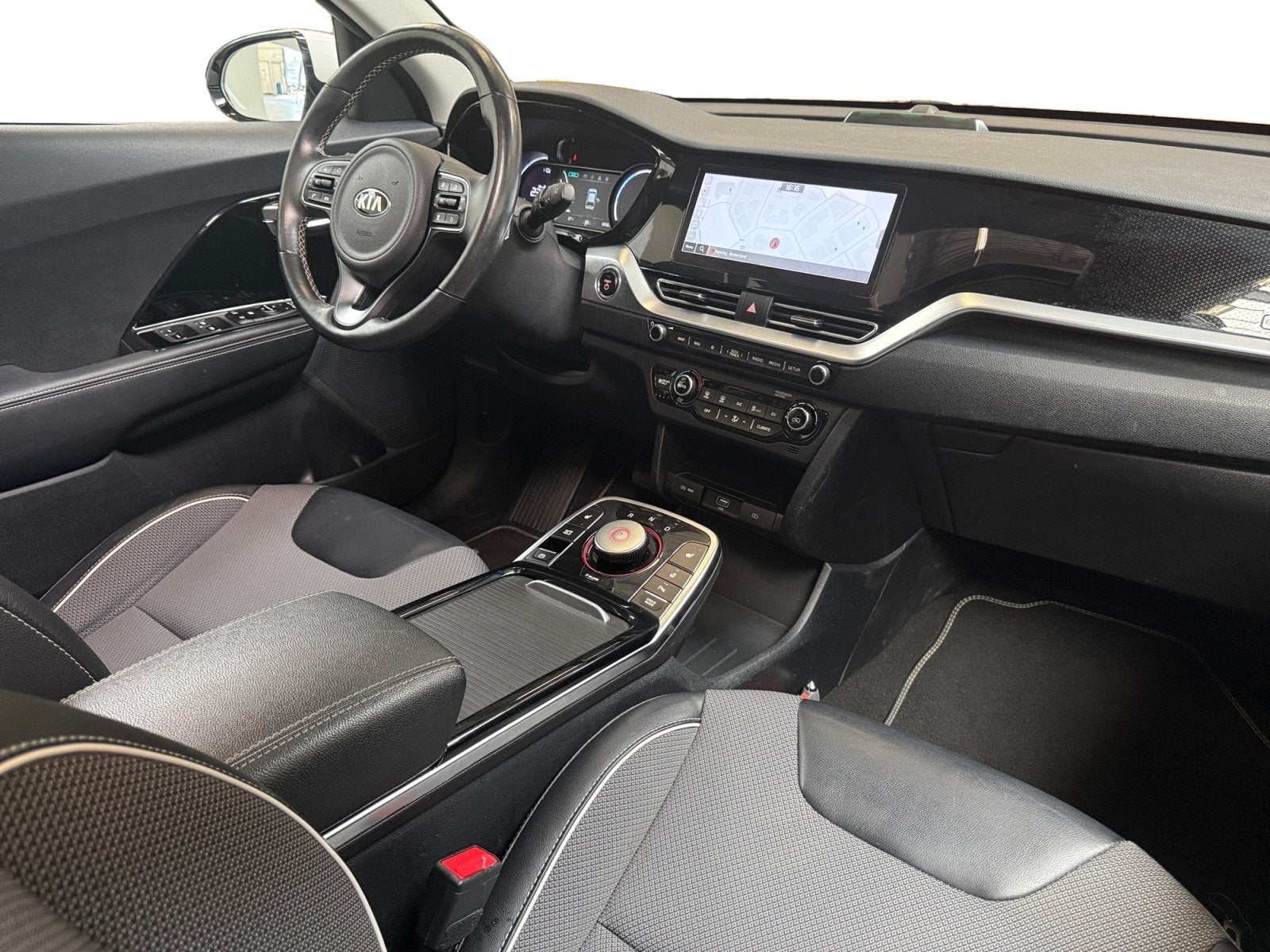 Kia e-Niro DynamicPlusLine 64 kWh I Panoramadak I CarPlay I, Auto's, Kia, Gebruikt, Zwart, 1712 kg, Leder en Stof
