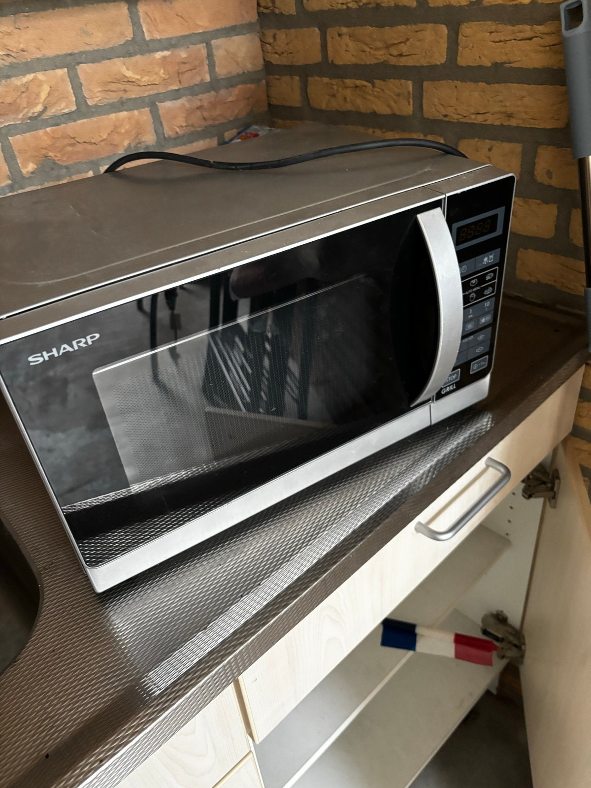 Sharp magnetron met grill functie, Gebruikt, Grill, Ophalen of Verzenden, Magnetron