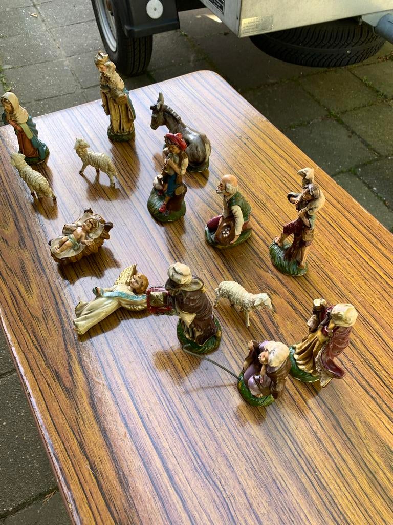 Kerststal beeldjes set met kribbe, Ophalen of Verzenden, Gebruikt, Religie