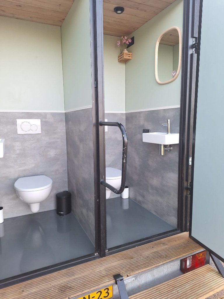 Toiletwagen te huur, Ophalen, Zo goed als nieuw, Overige