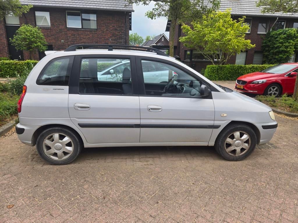 Hyundai Matrix 1.6 2003 Grijs, Auto's, Hyundai, Bedrijf, Matrix, Airconditioning, Centrale vergrendeling, Dakrails, Lichtmetalen velgen