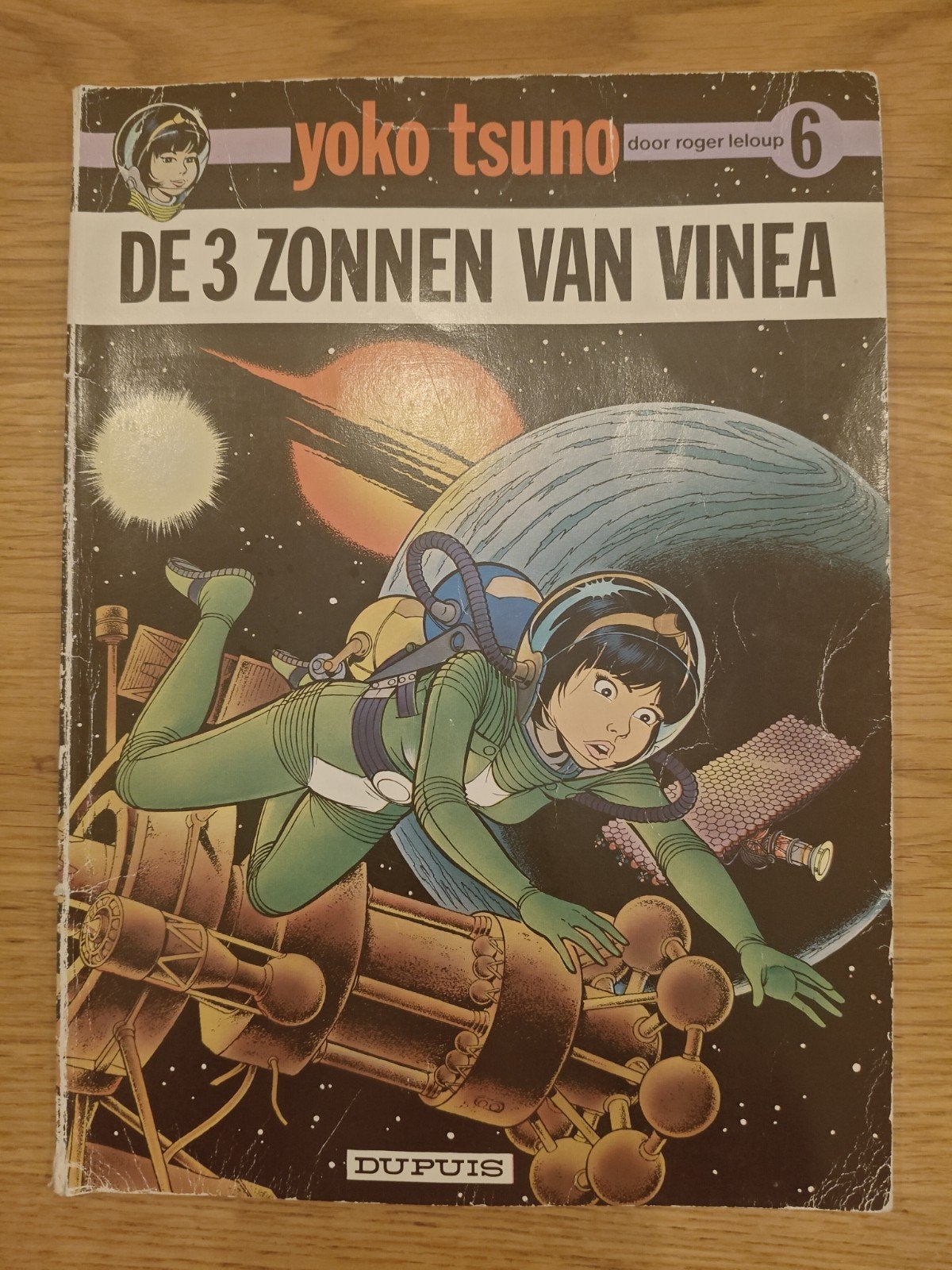 Yoko Tsuno - De 3 Zonnen van Vinea (Nr. 6), Eén stripboek, Ophalen of Verzenden, Gelezen, Roger Leloup