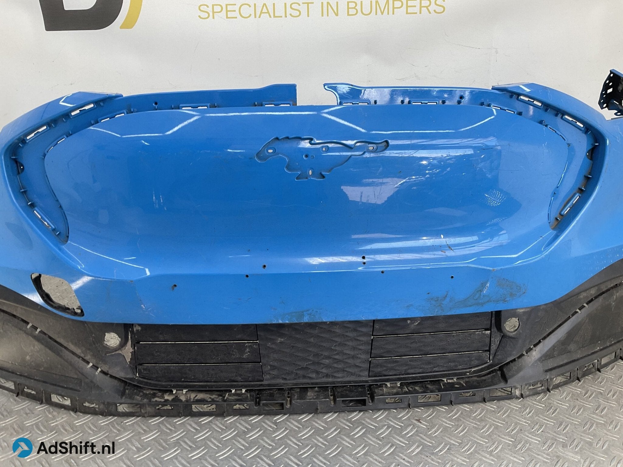 Bumper Ford Mustang Mach-E 20- LJ8B-17C831-A Voorbumper D1-1, Bumper