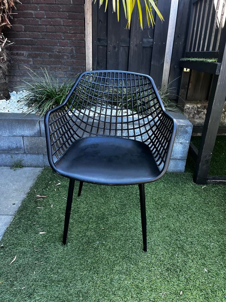 Zwarte kunststof kuipstoel, Huis en Inrichting, Stoelen, Kunststof, Gebruikt, Zwart, Ophalen of Verzenden