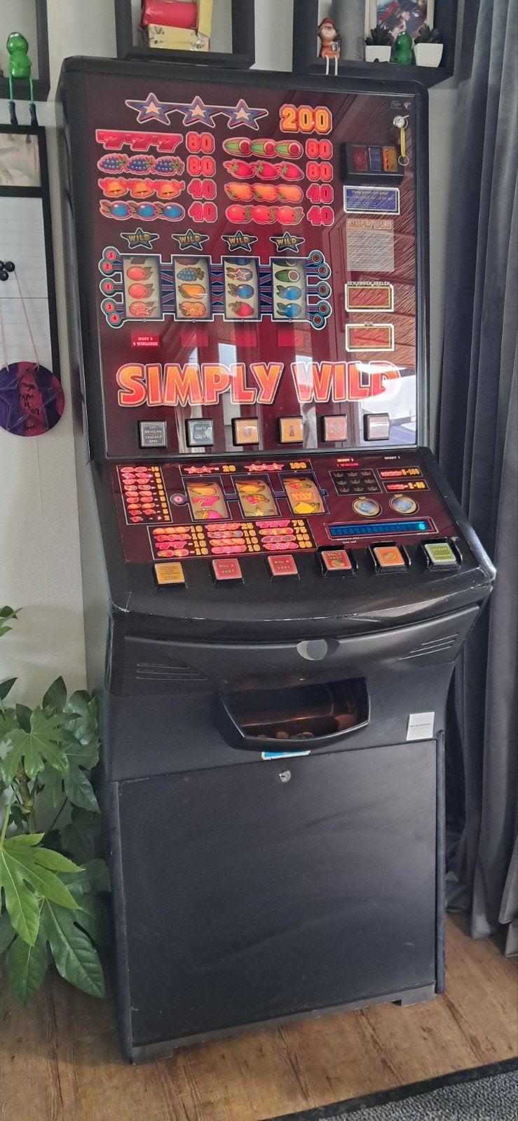 Simply Wild gokkast - Klassieke fruitautomaat, Euro, Ophalen, Gebruikt, Met sleutels