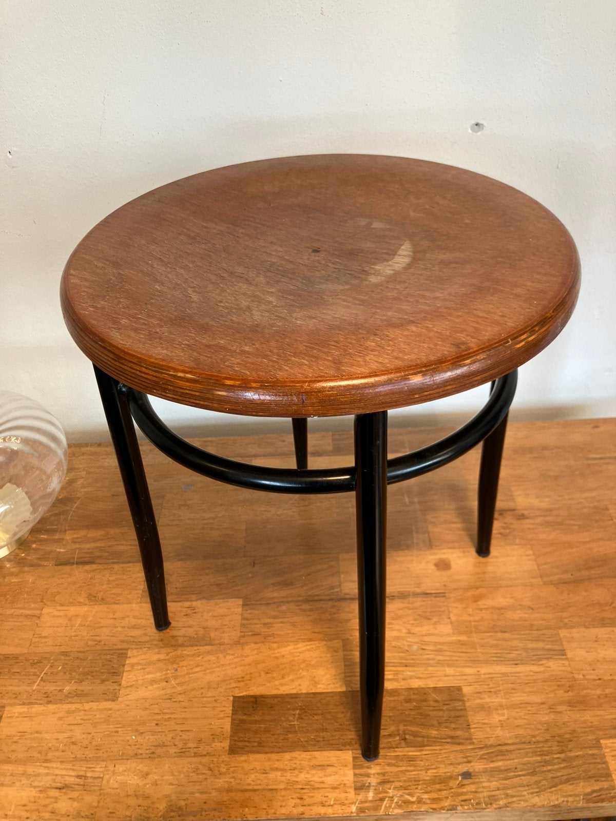 Vintage kruk. Stevig model 45 cm hoog, Ophalen of Verzenden, Zo goed als nieuw, Hout