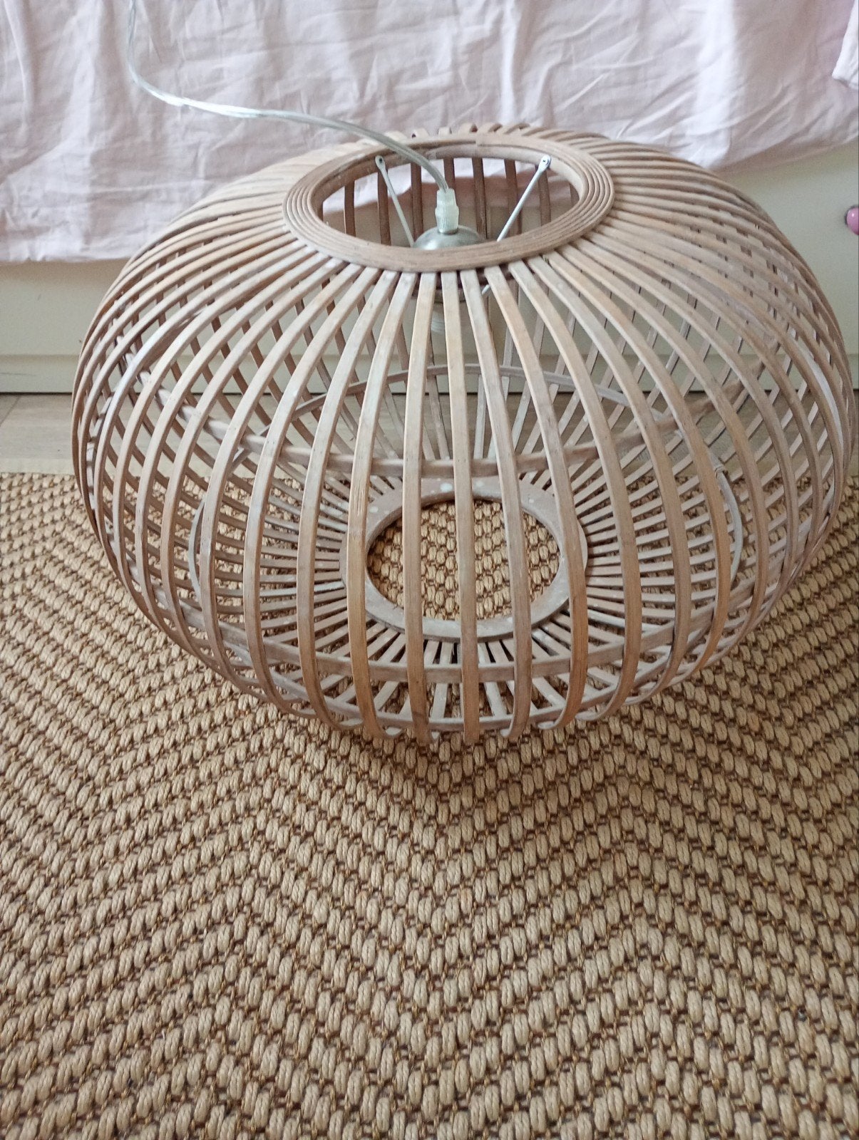 Bamboe hanglamp, Ophalen