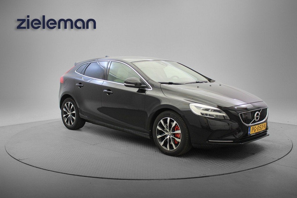 Volvo V40 1.5 T3 Nordic+ Automaat - Panorama, Navi, Camera,, 4 cilinders, Zwart, 1335 kg, V40