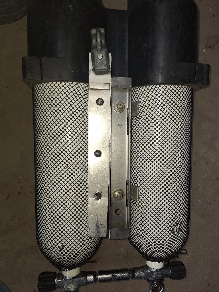 Quick release beugels voor dubbelsets duikflessen, Watersport en Boten, Ophalen, Gebruikt, Overige typen