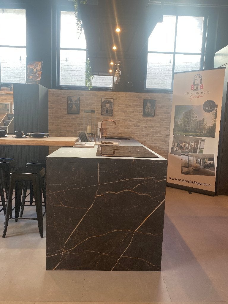 Showroom keuken eiland met kastenwand NIEUW, Nieuwehaven 143, Overige typen, Nieuw, Kunststof
