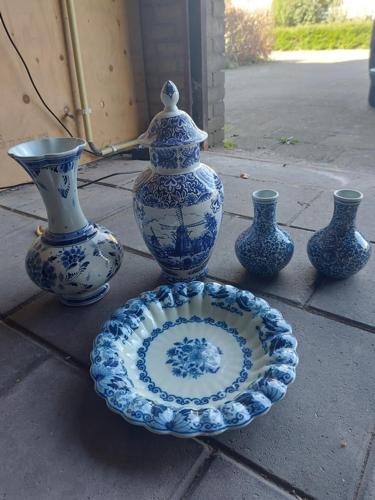 Delfts blauwe vazen en wandbord, Antiek en Kunst, Antiek | Keramiek en Aardewerk, Ophalen