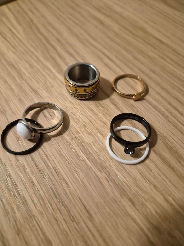 Ixxxi basisring en extra ringen maat 17,5, Ophalen of Verzenden, Zo goed als nieuw, 17 tot 18, Dame