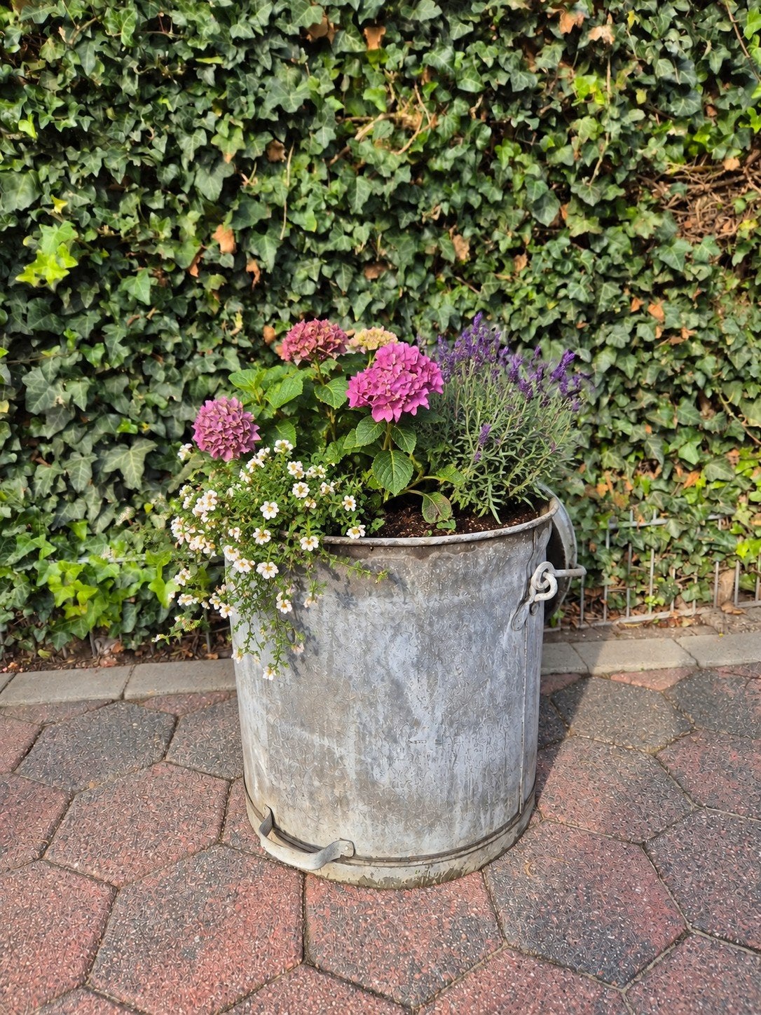 Zinken afvalemmer / bloempot - H45cm D40cm, Ophalen, Gebruikt, Rond, 30 tot 60 cm