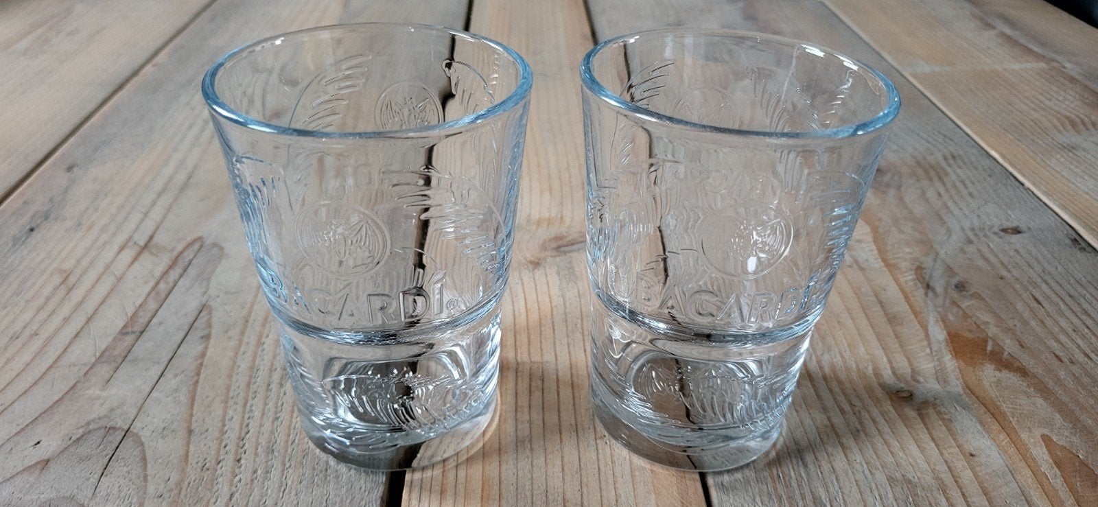 Bacardi glazen, Ophalen of Verzenden, Zo goed als nieuw, Borrel- of Shotglas
