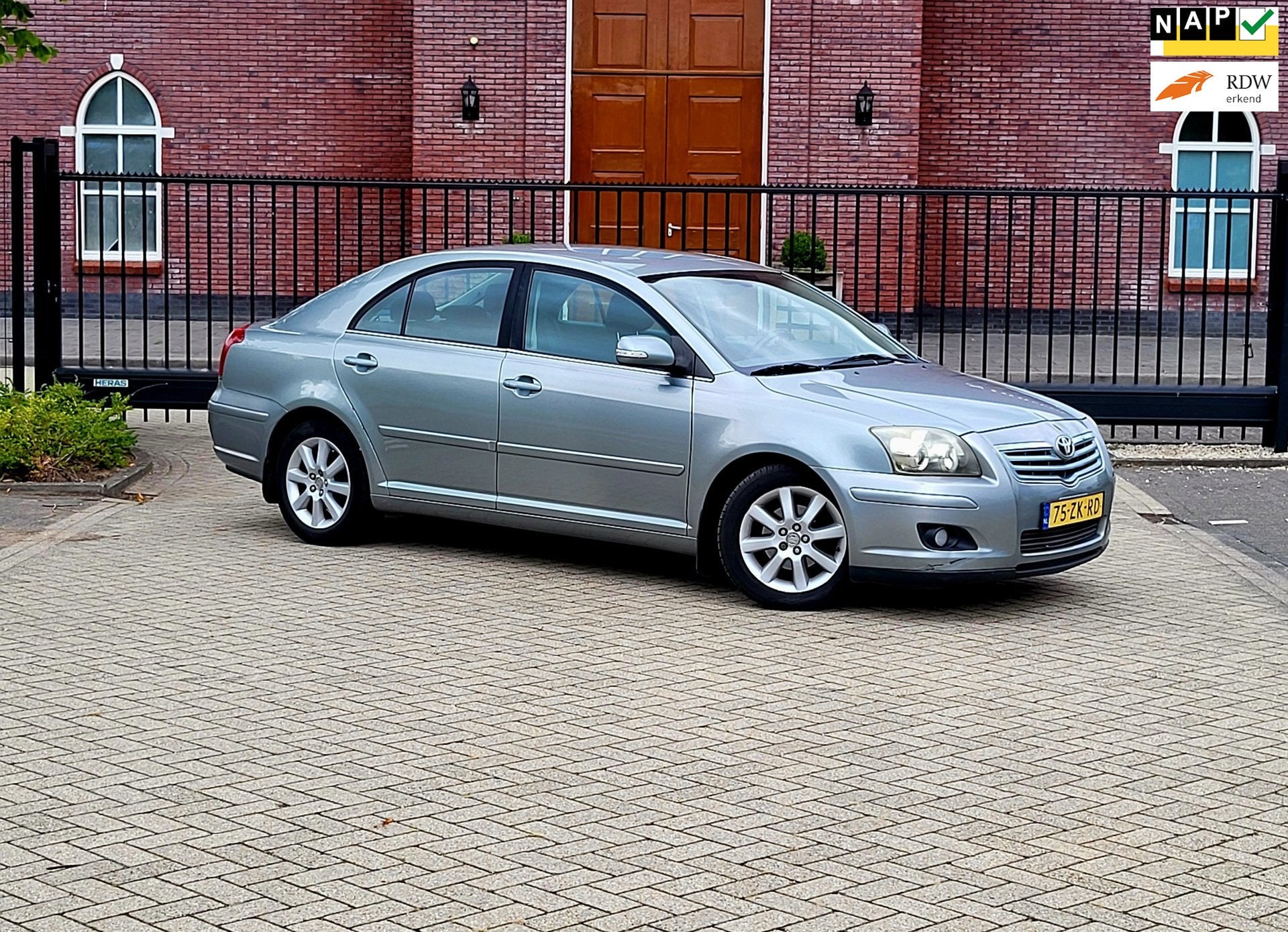 Toyota Avensis 1.8 VVTi Luna / 1e Eigenaar / Dealer onderhou, Auto's, Voorwielaandrijving, 1794 cc, 129 pk, Bedrijf