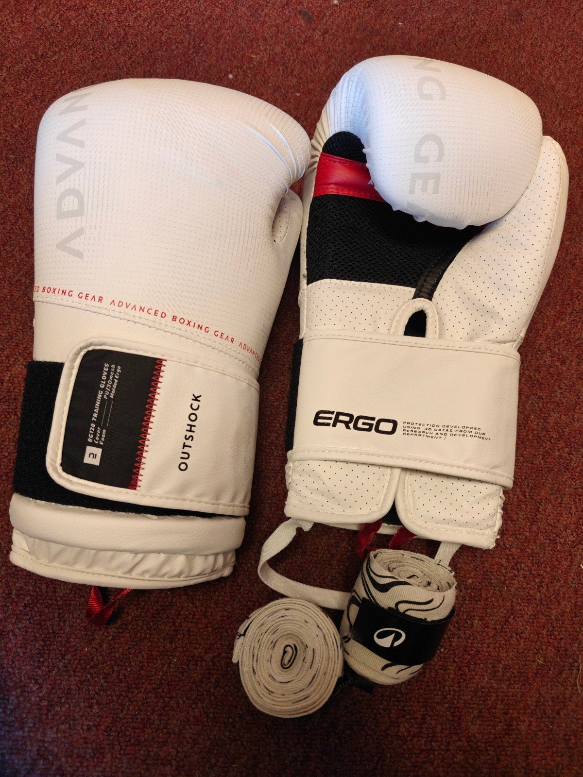 Outshock bokshandschoenen 14 oz + bandages | Boxing gloves, Sport en Fitness, Ophalen of Verzenden, Zo goed als nieuw, Bokshandschoenen