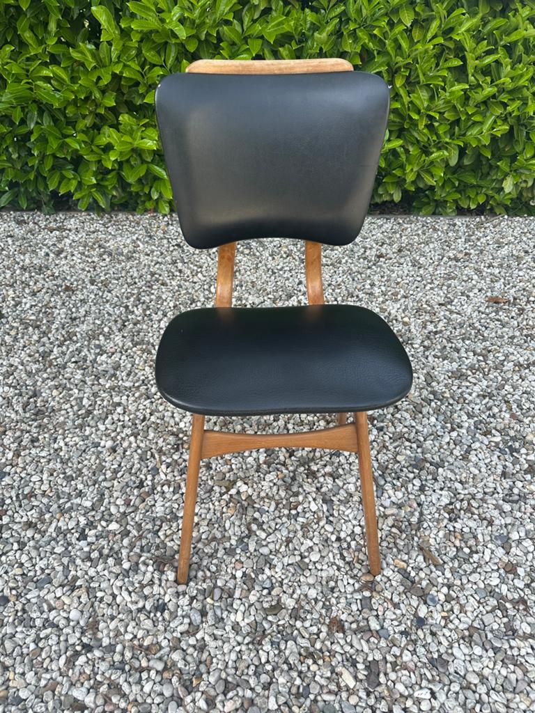Midcentury stoel met zwarte skai bekleding, Ophalen, Gebruikt, Zwart, Eén