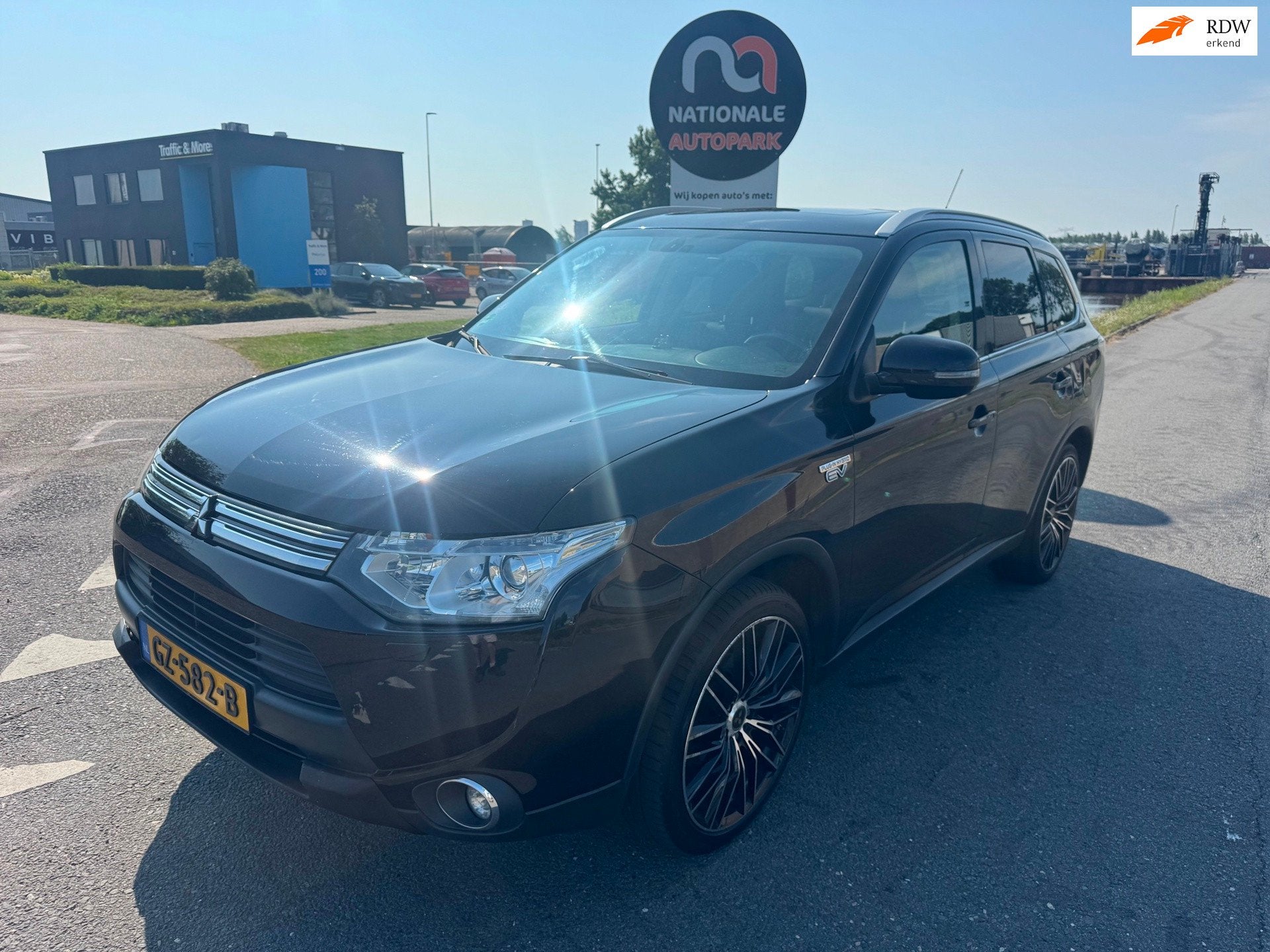 Mitsubishi Outlander | 2015 | 2.0 PHEV Limited Edition X-Lin, Auto's, Euro 6, 4 cilinders, Zwart, Vierwielaandrijving