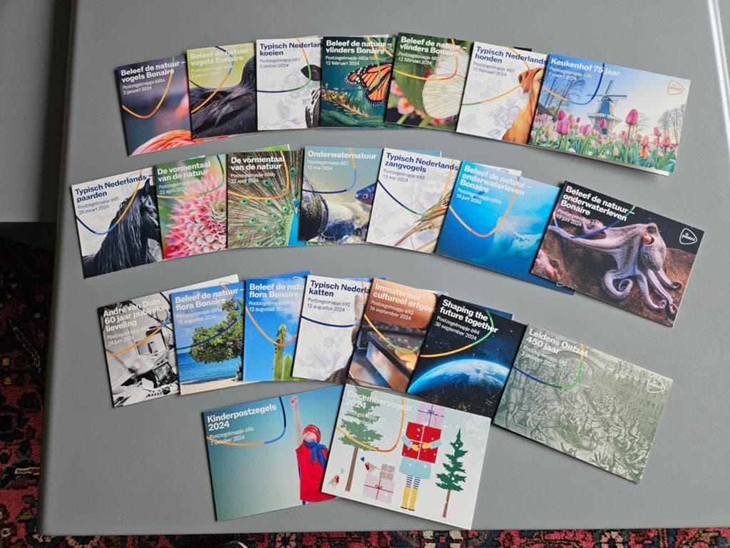 Postzegelmapjes 2024 compleet zie beschrijving