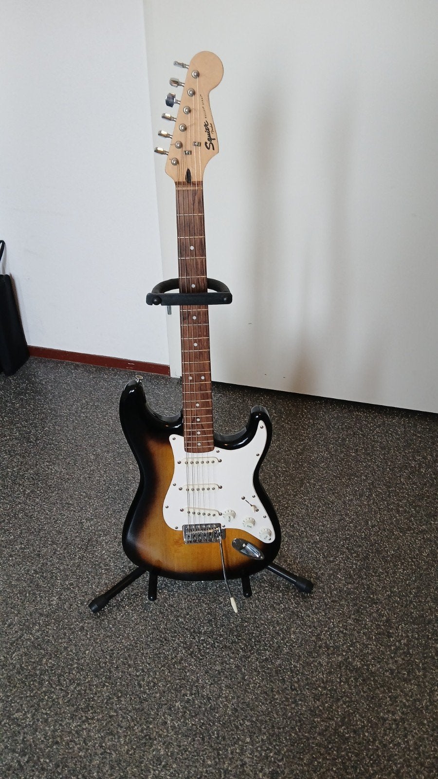 Squier Bullet Stratocaster, Muziek en Instrumenten, Ophalen of Verzenden, Zo goed als nieuw, Solid body, Fender