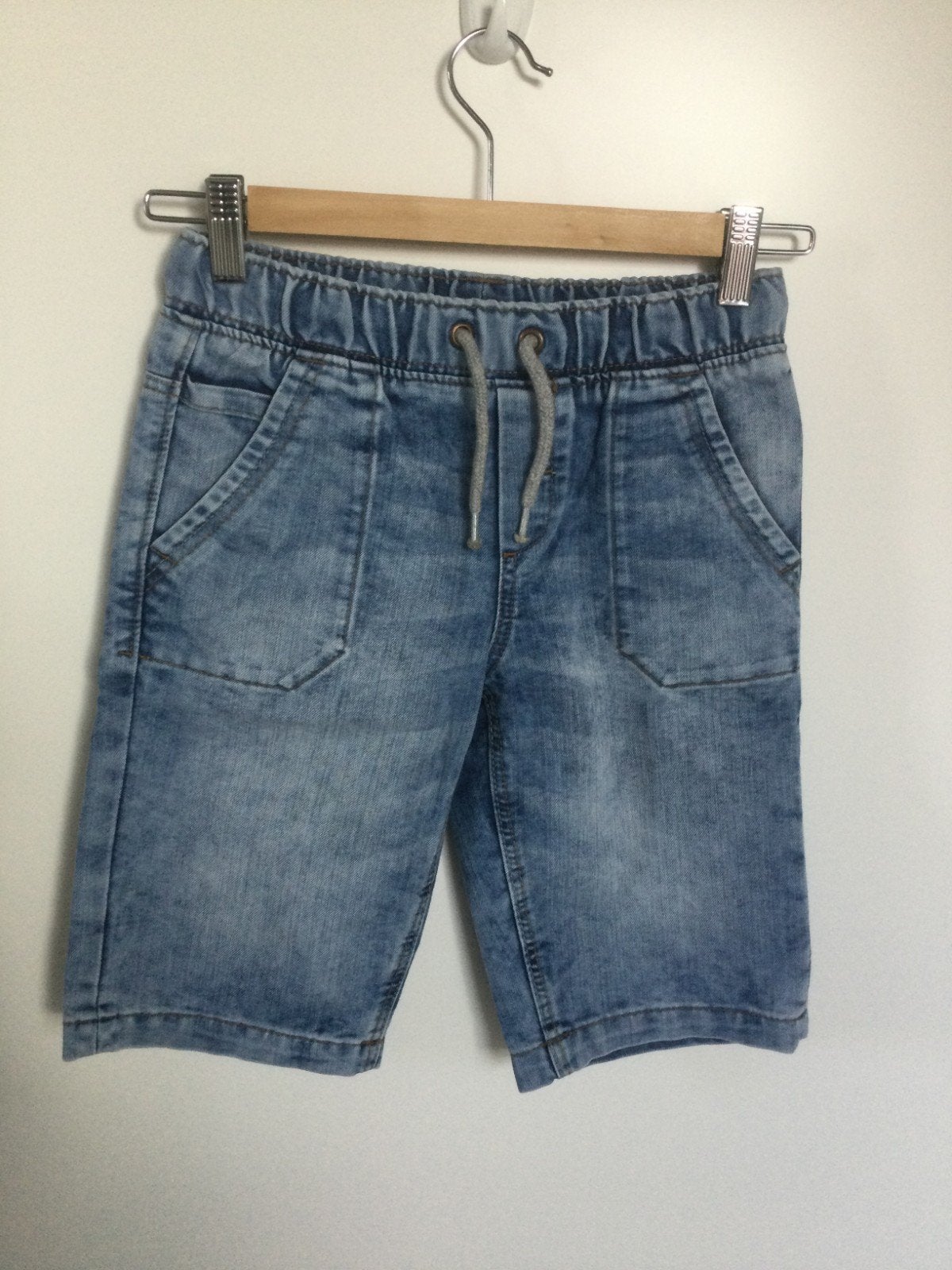 Nieuwe korte broek maat 134, Kinderen en Baby's, Kinderkleding | Maat 134, Ophalen of Verzenden, Nieuw, Jongen, Broek