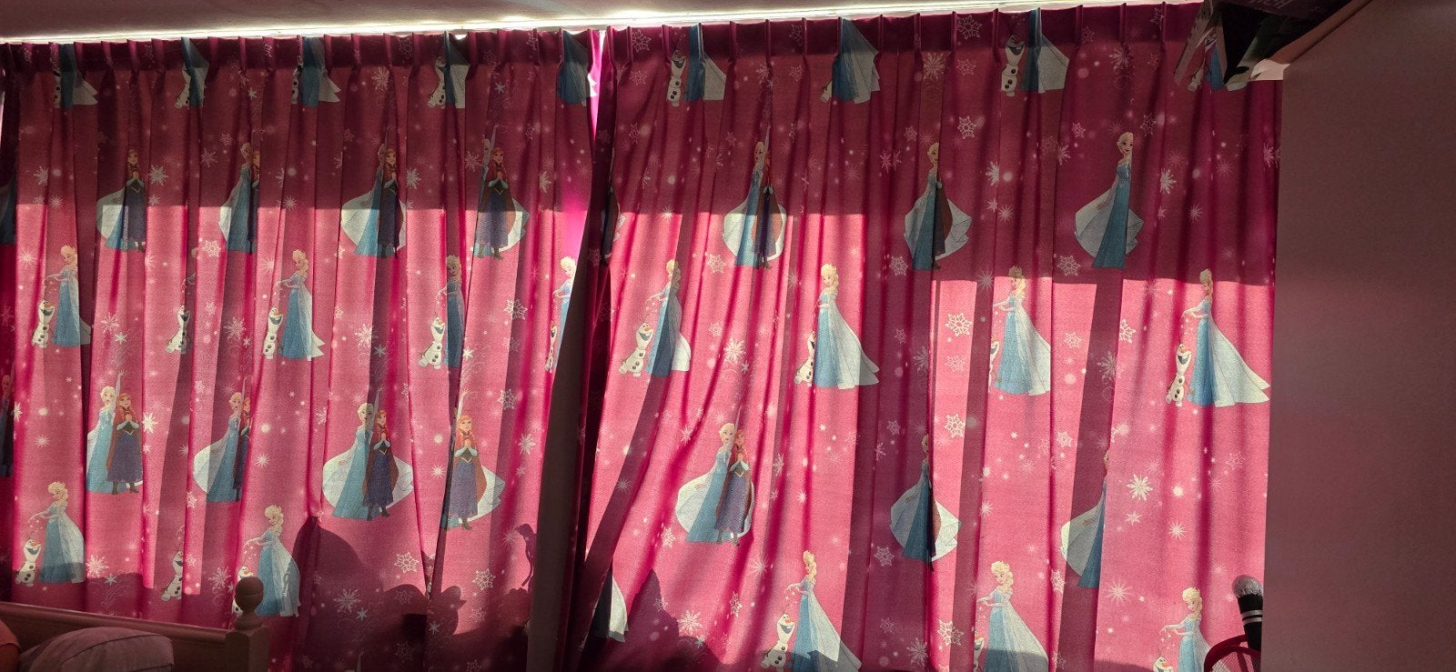 Frozen Gordijnen - Roze met Elsa en Anna, Ophalen of Verzenden, Gebruikt, Roze, Gordijn