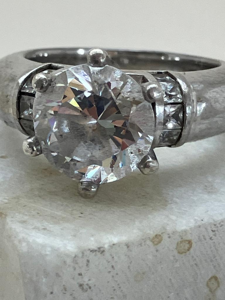 Bijzonder fraaie Esprit ring, 18 tot 19, Ophalen of Verzenden, Zo goed als nieuw, Dame